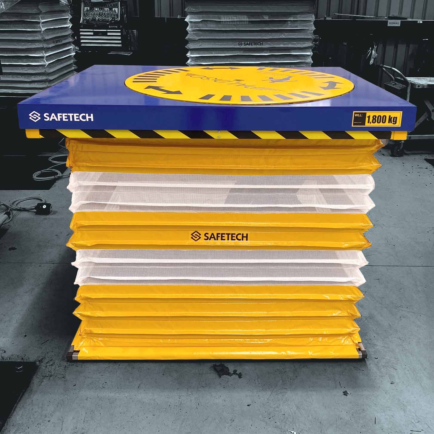 Scissor Lift Table w/ skirt Scissor Lift Table w/ skirt