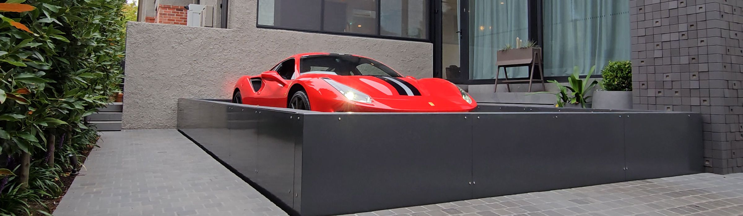 Manchen_Banner.01.00_00_05_22.Still002.web_